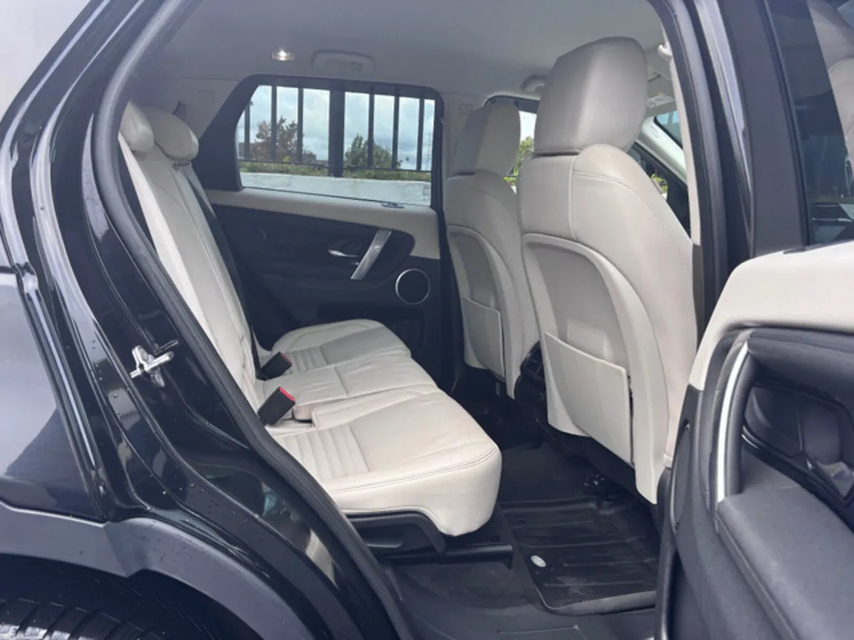 LAND ROVER DISCOVERY SPORT 2.0 D4E 7 SEATER - Image 4