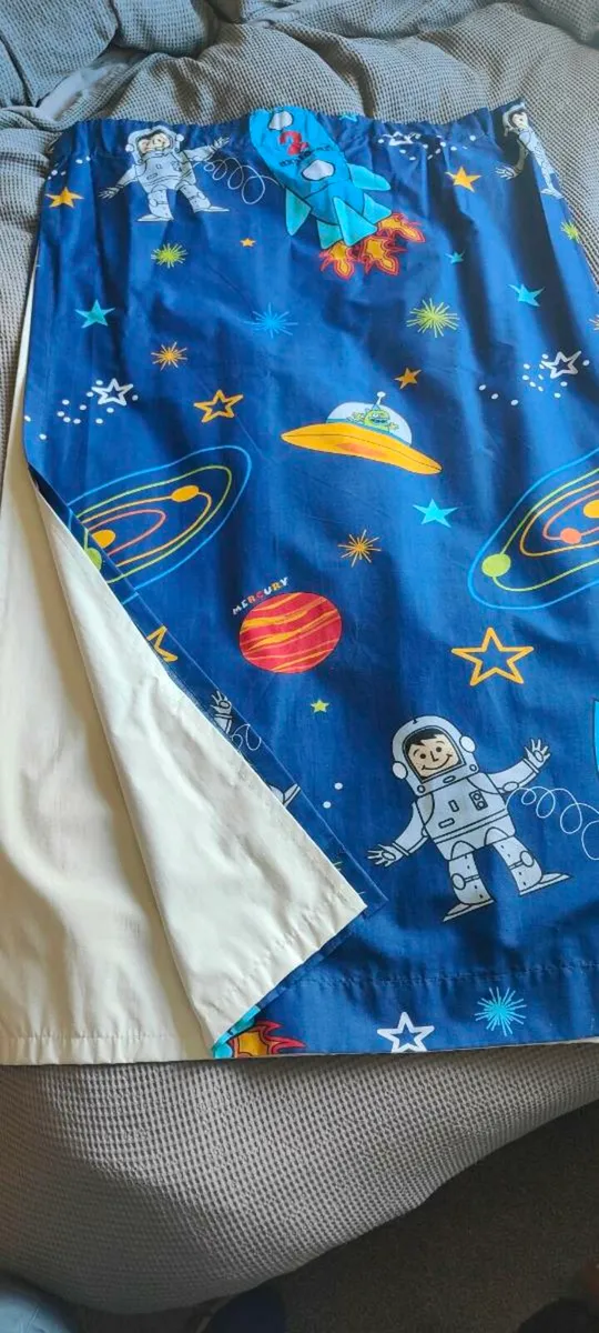 Curtains and lampshade for young boys room - Image 1