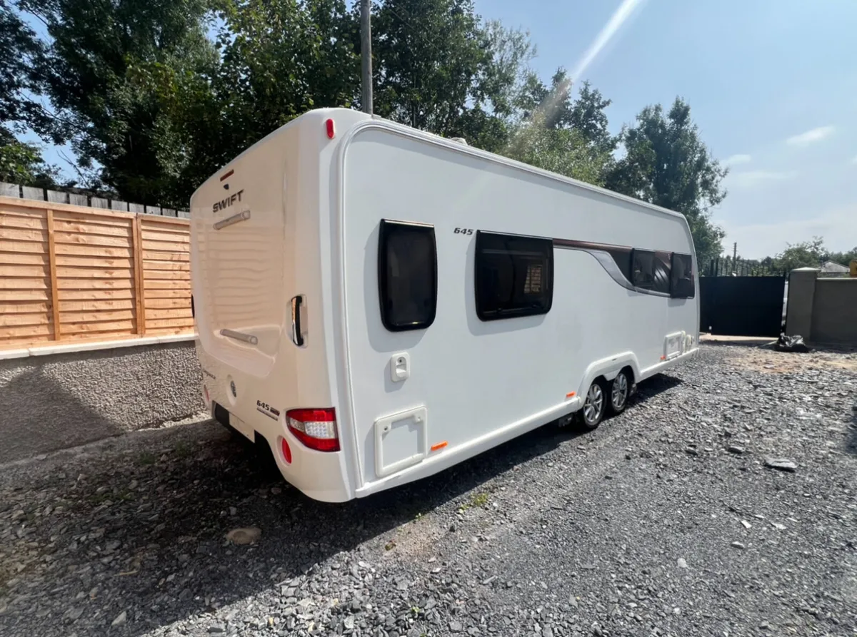2020 swift elegance grande 4 berth - Image 3