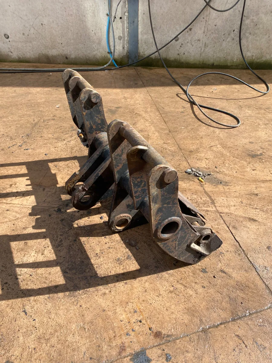 JCB EURO HEADSTOCKS - Image 2