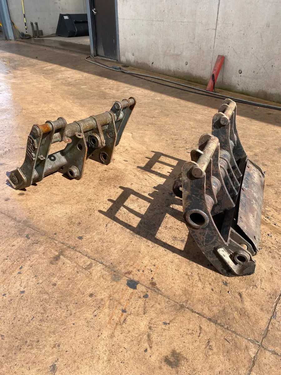 JCB EURO HEADSTOCKS - Image 1