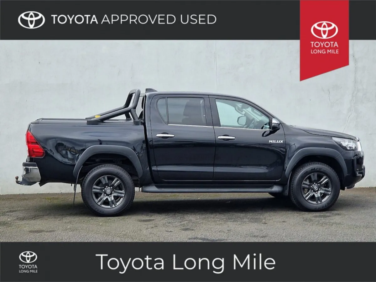 Toyota Hilux 2.8 SR5 Auto With Extra's (Leather, R - Image 4