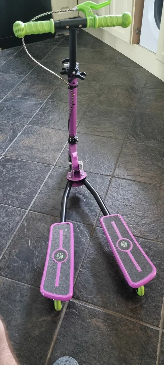 Kids scooter - Image 1