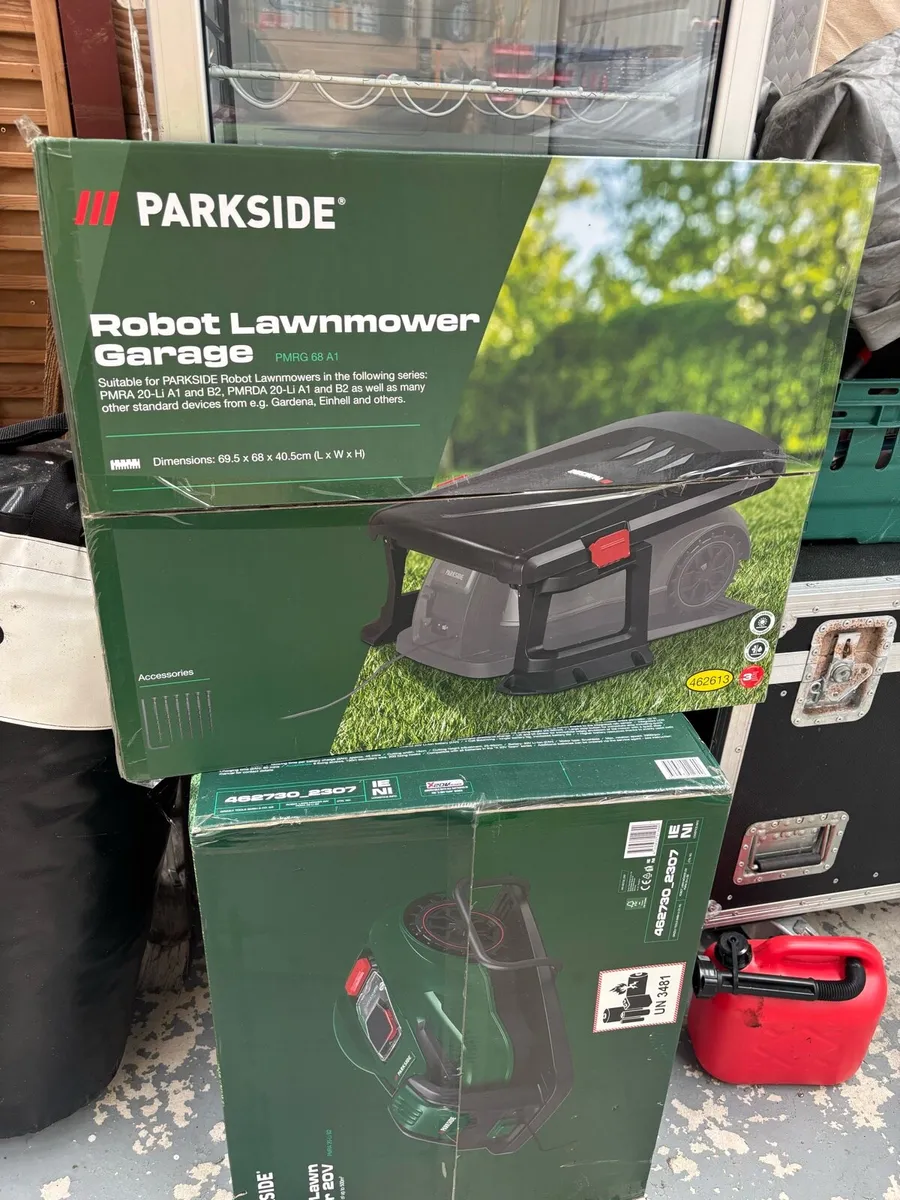 Parkside Robot Lawnmower and shed - Image 2