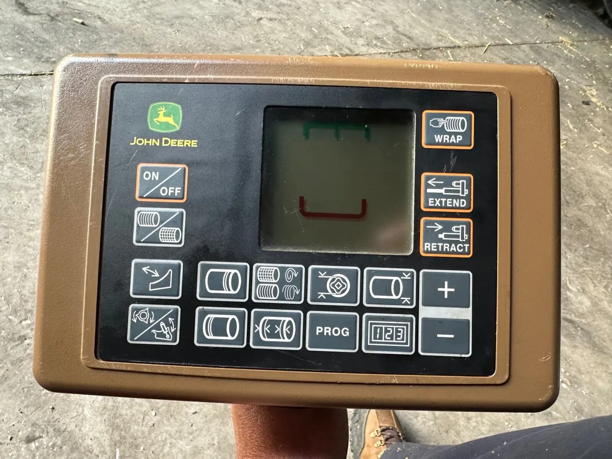 JOHN DEERE F440R BALER - Image 3