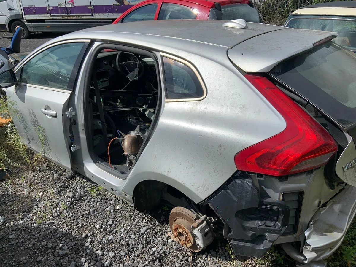 Volvo v40 parts
