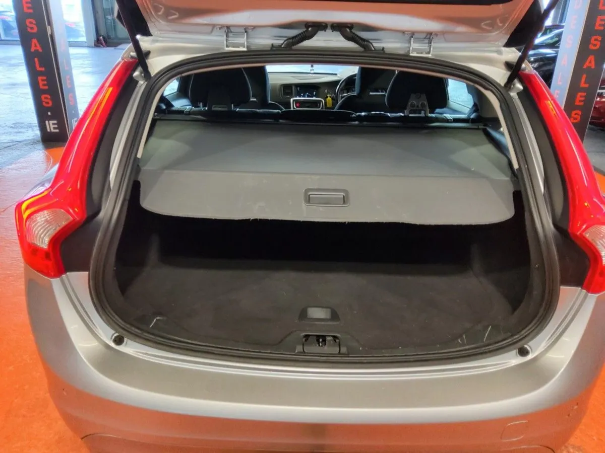 Volvo V60 D3 (150hp) SE  leather - Image 4