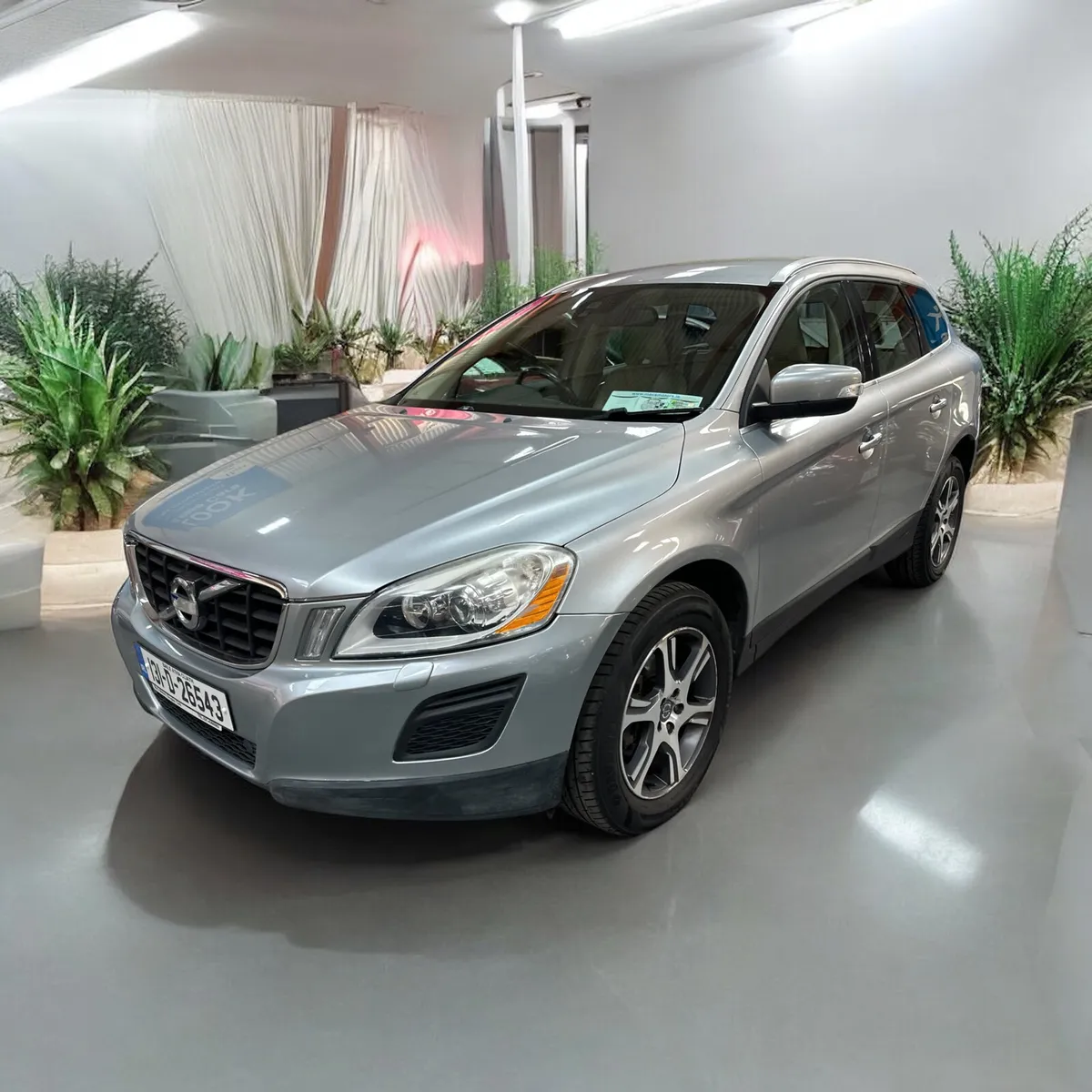 Volvo XC60 2.0 D4 163PS S/S SE LUX - Image 3