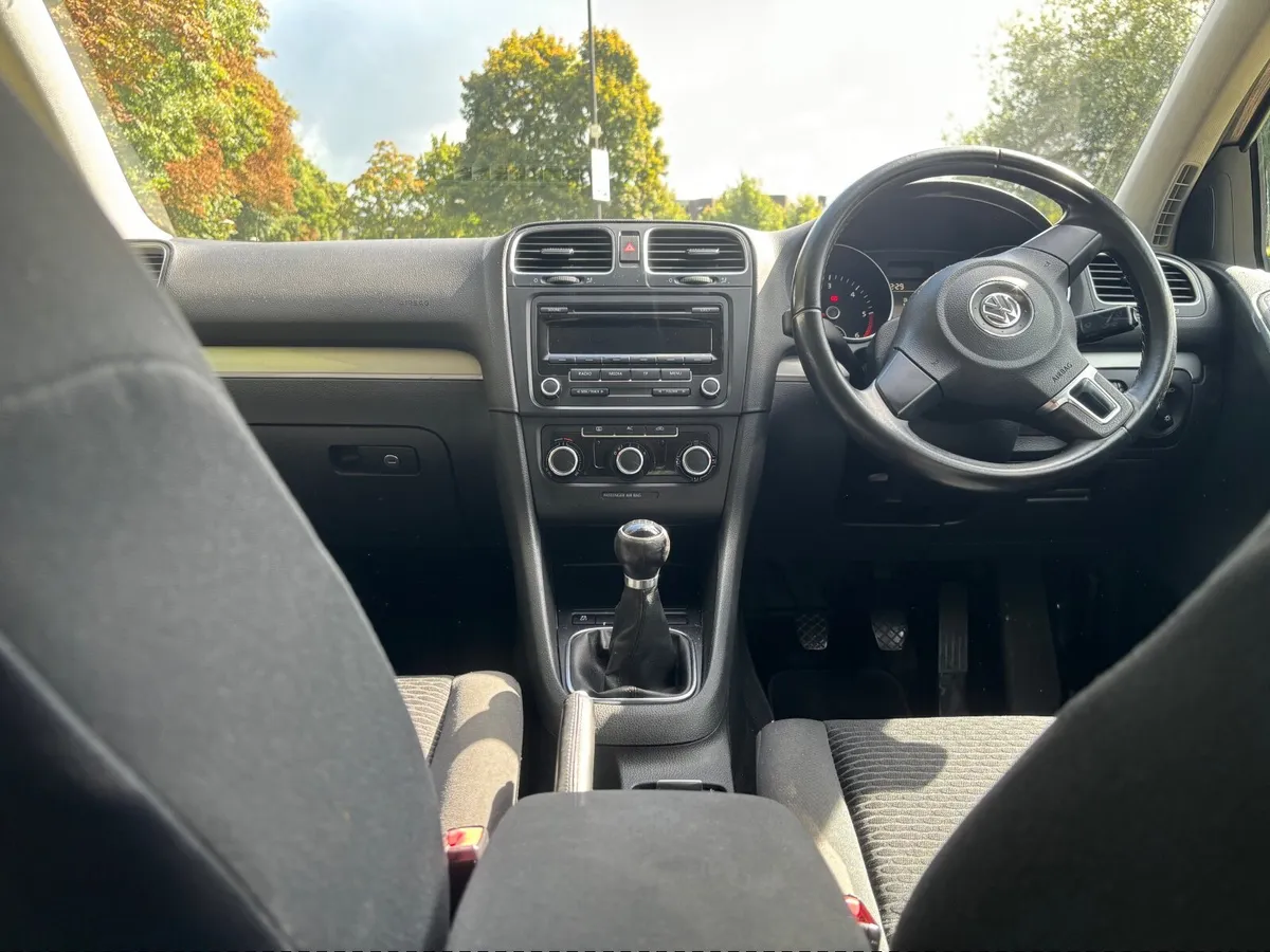 2012 Volkswagen Golf 1.6 TDI 105 bhp blue motion - Image 4