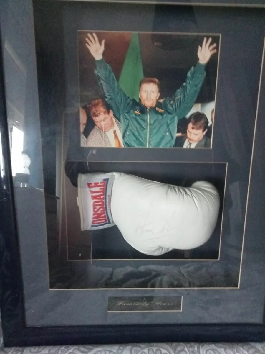 Boxing memorabilia - Image 1