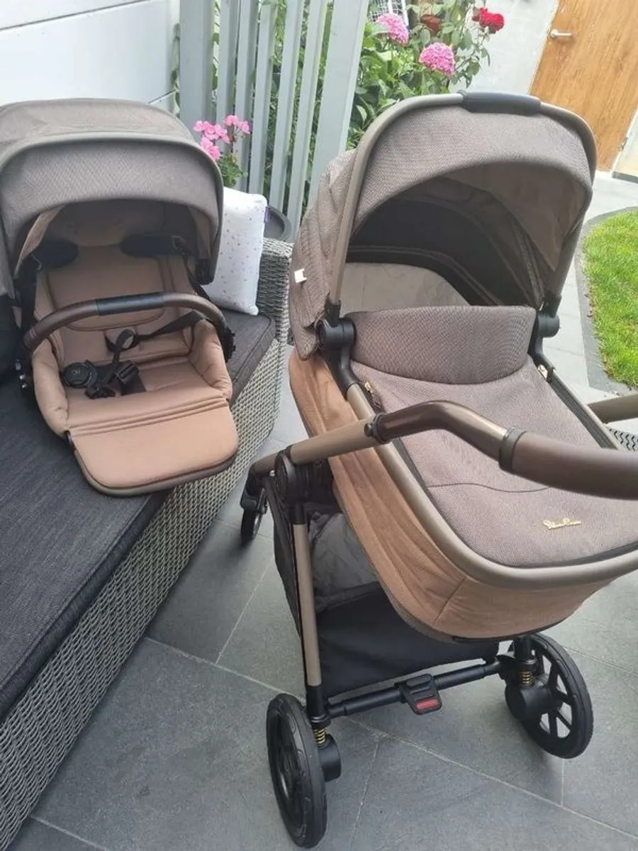Silver Cross Reef Pram - Image 2