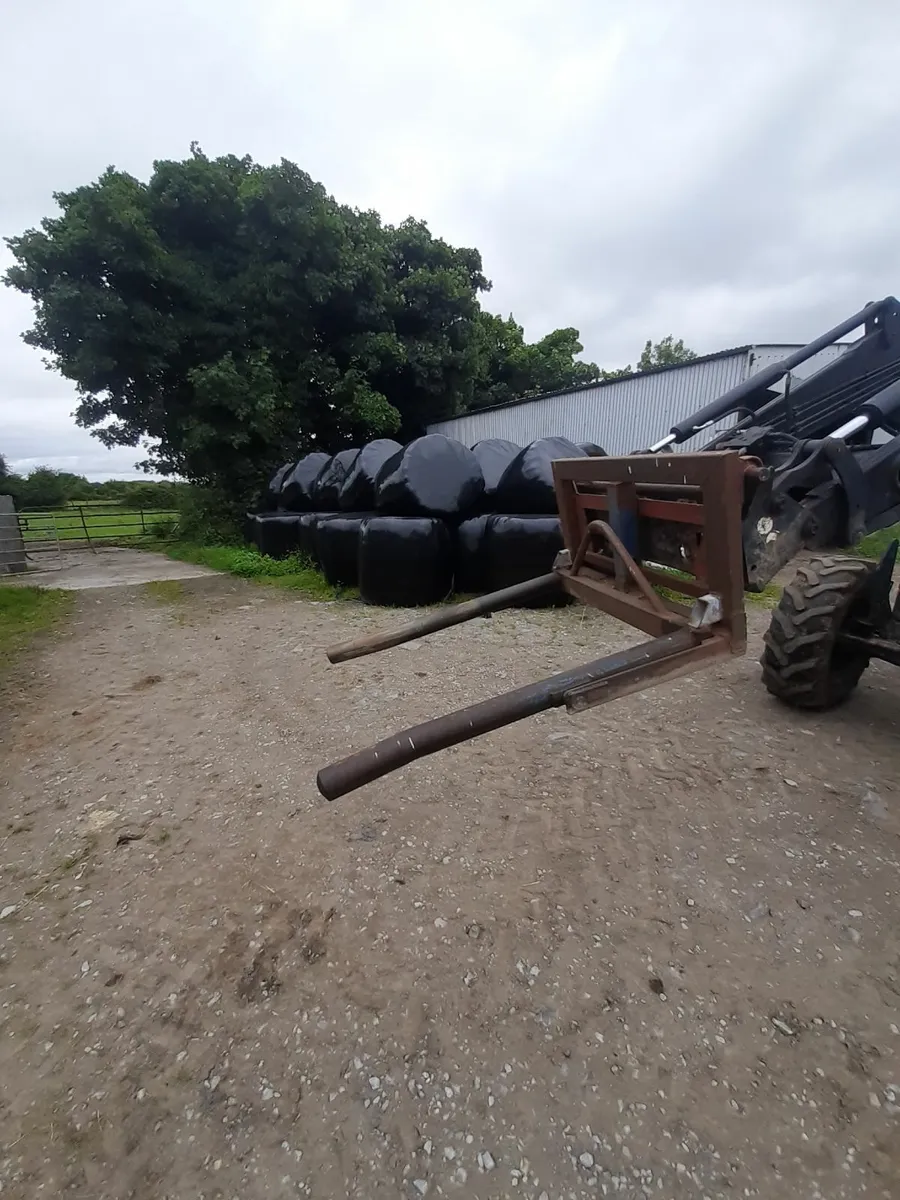 Bale Handler - Image 1