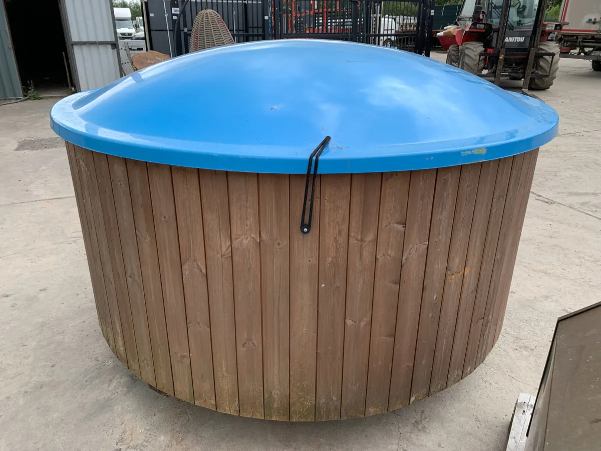 BID ONLINE NOW - UNRESERVED JACUZZI'S FOR AUCTION - Image 4
