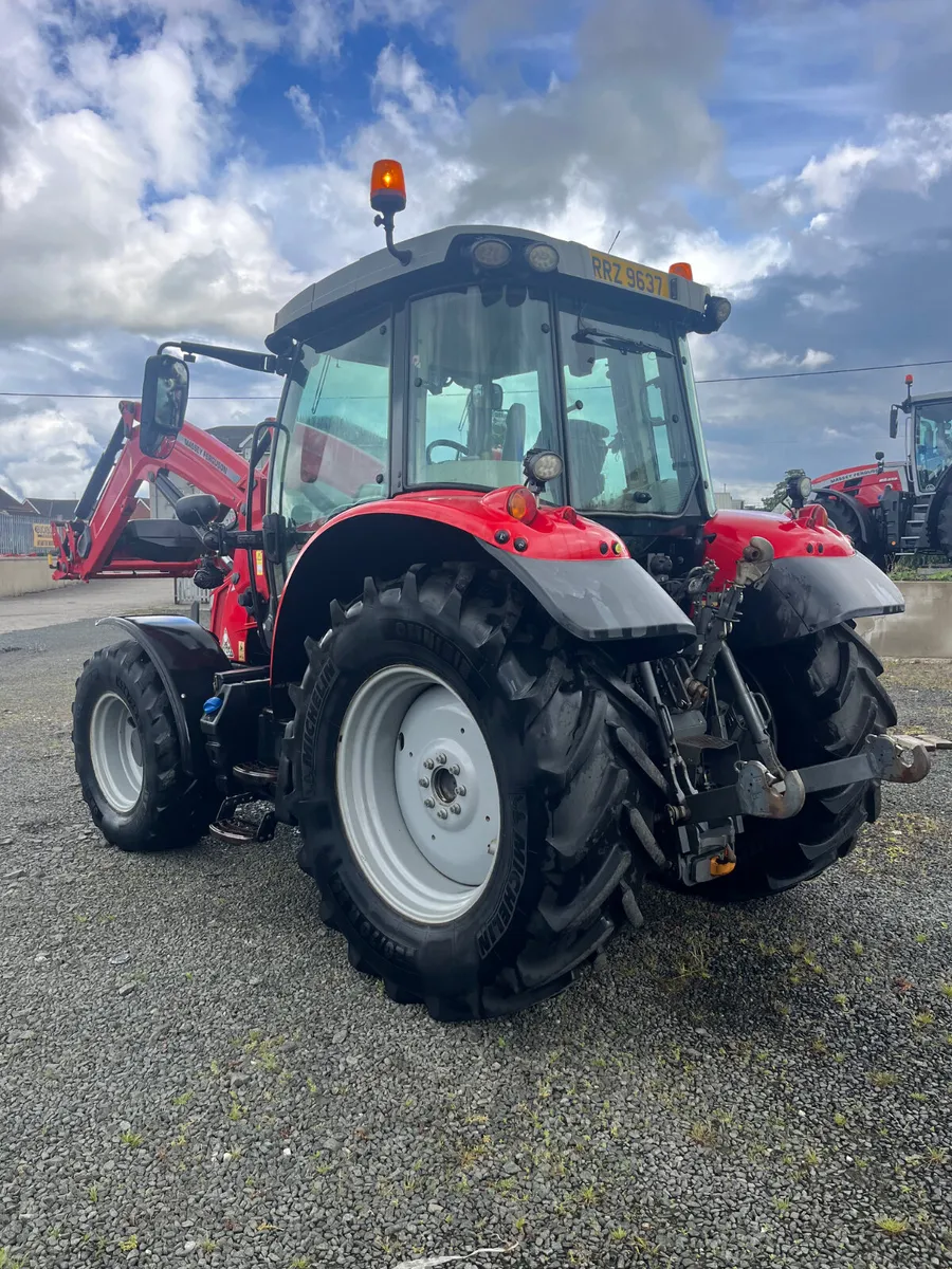Massey Ferguson 5712SL - Image 3