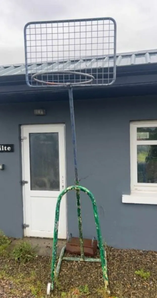 Basketball Stand & Hoop