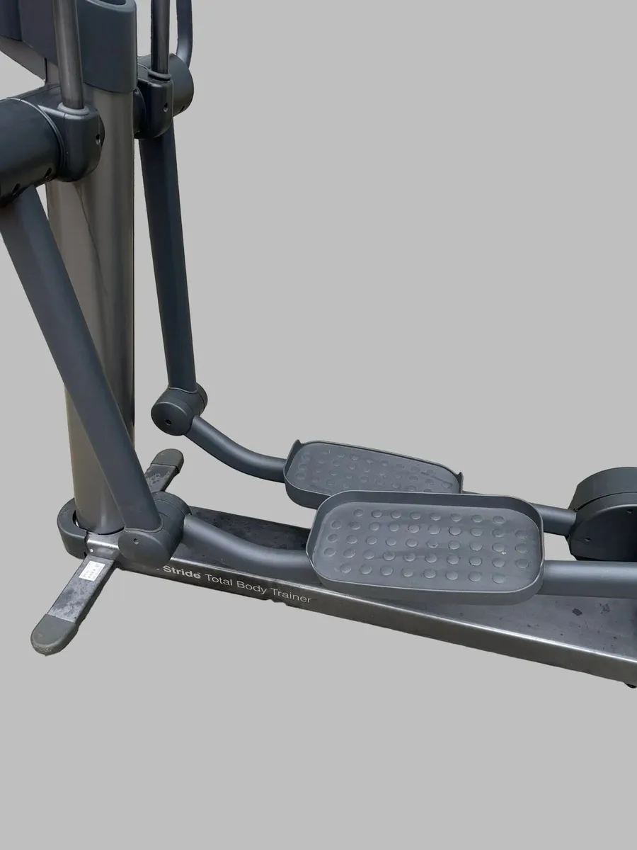 LIFE FITNESS 95XI INTEGRITY CROSS TRAINER - Image 2