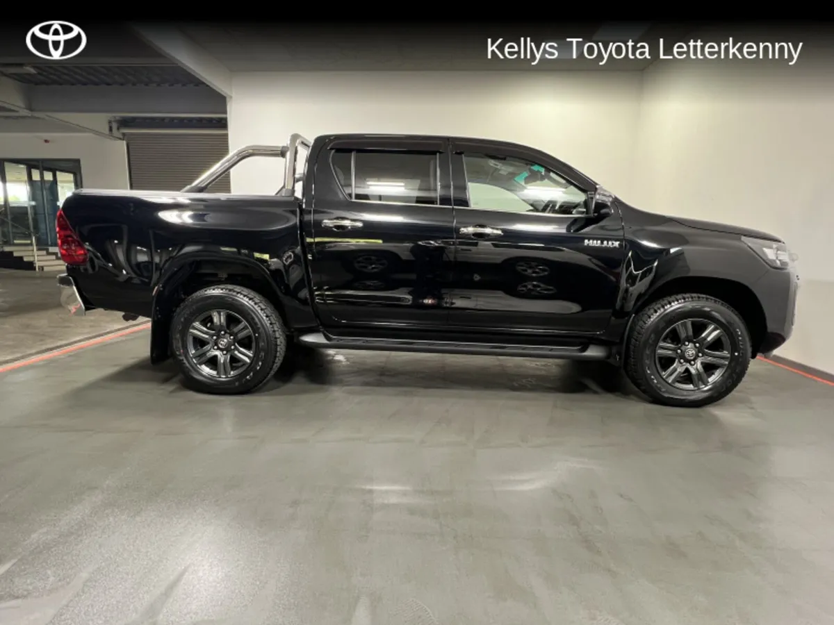 Toyota Hilux HILUX 2.8 SR5 DOUBLE CAB - Image 3