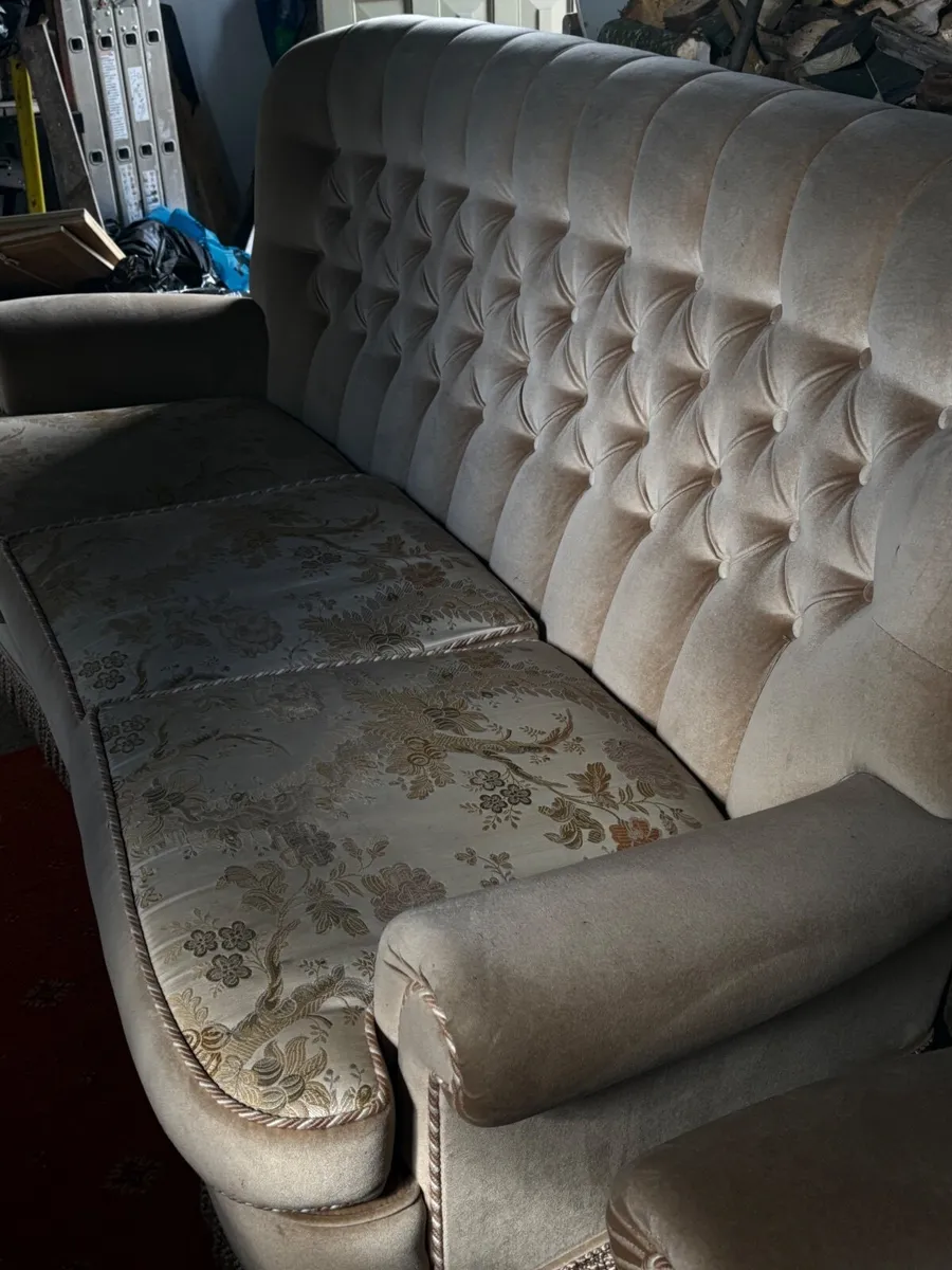 Suite of furniture - Image 2