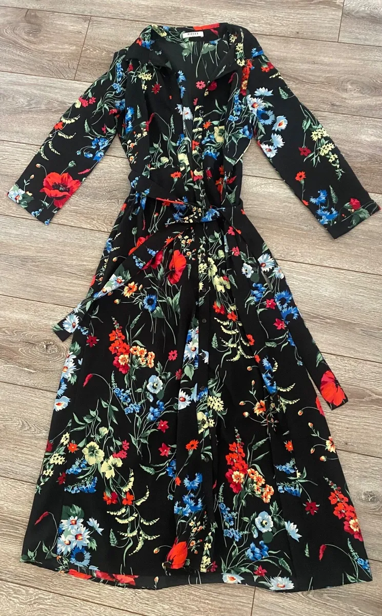Clothes - Image 4