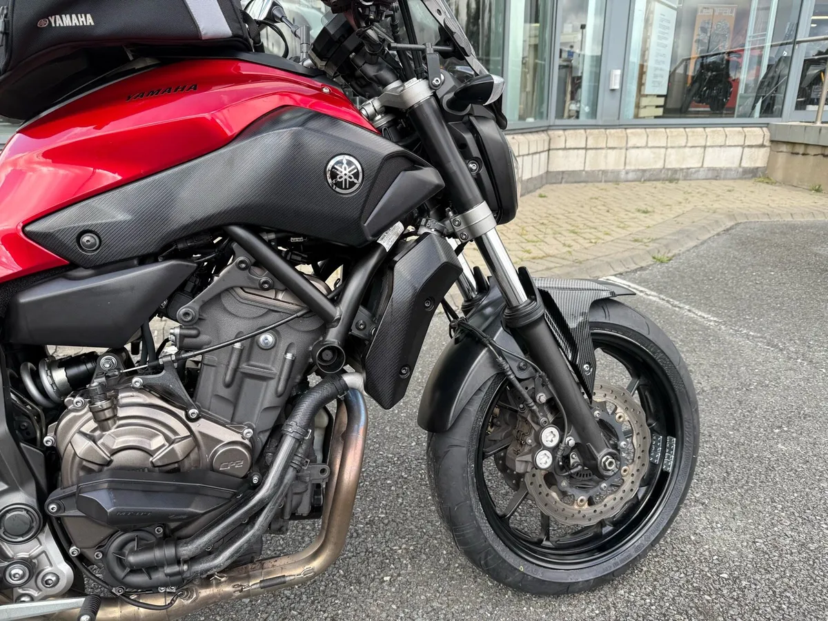 2016 Yamaha MT 07 - Image 2