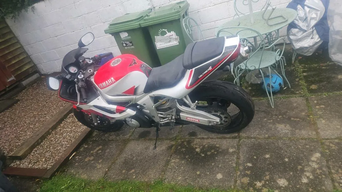 Yamaha R6 - Image 1