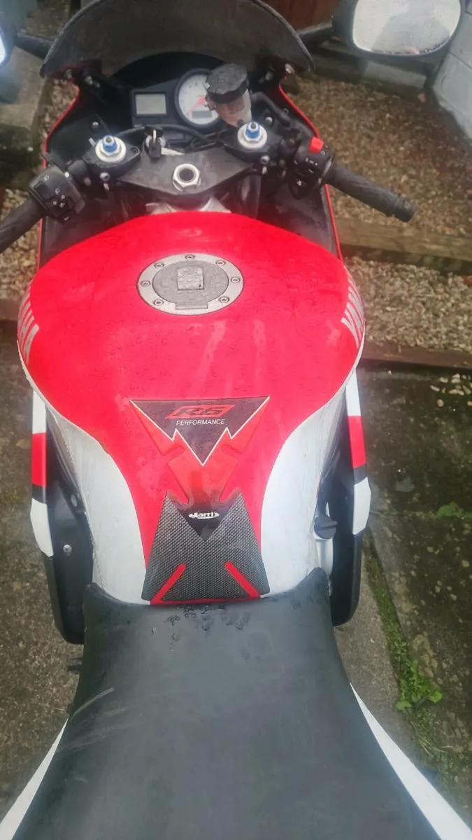 Yamaha R6 - Image 4