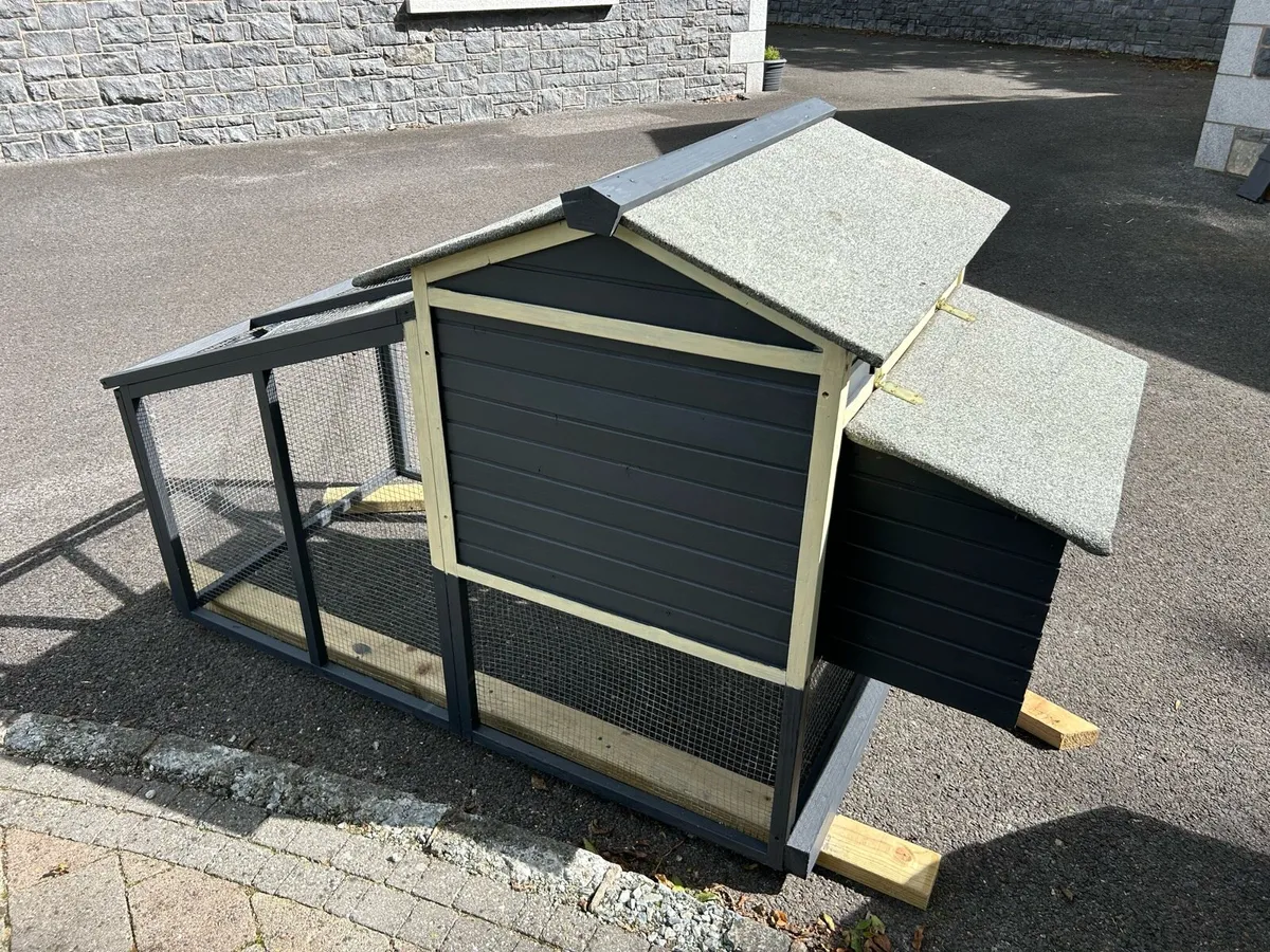 Hen house - Image 2