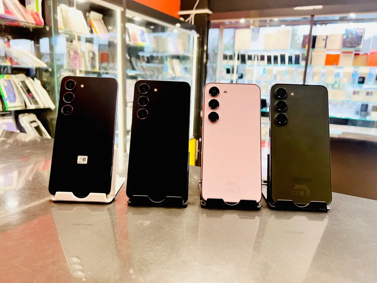 Samsung s23 plus +
