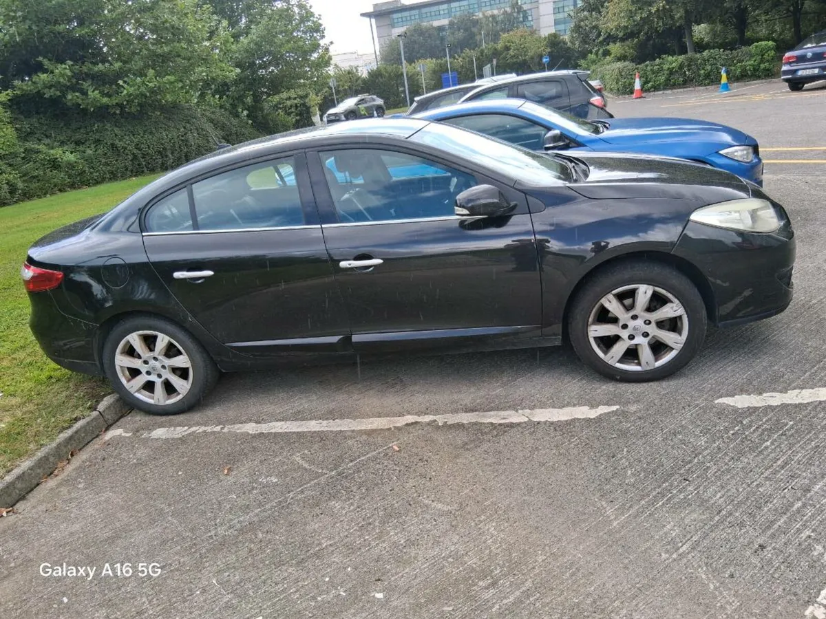 Renault fluence 2010 - Image 2