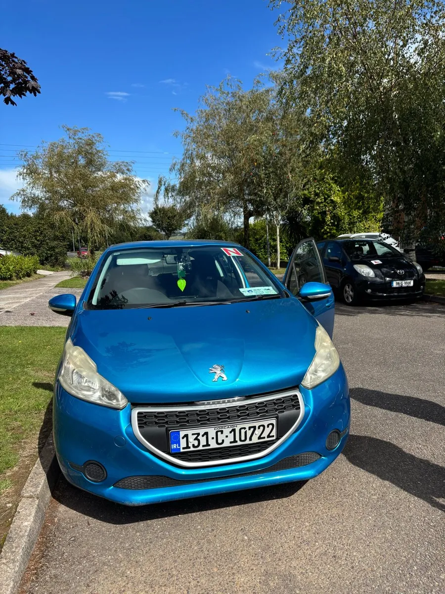 131 Peugeot 208 - Image 1