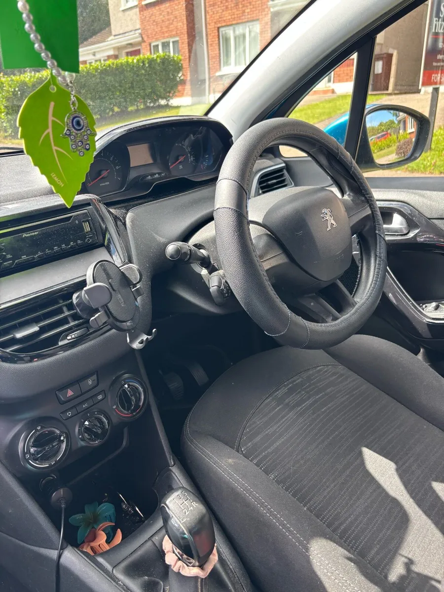 131 Peugeot 208 - Image 3