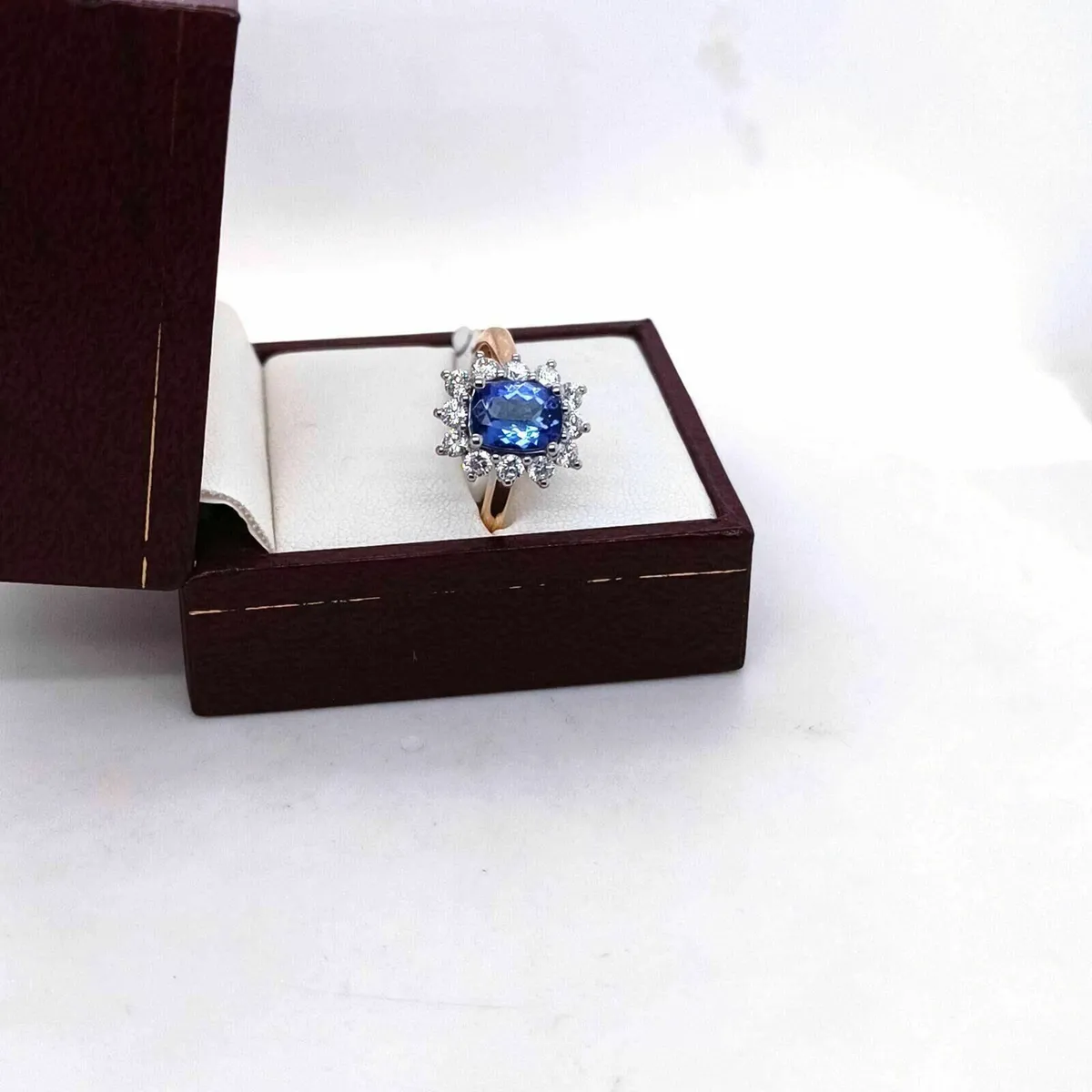 Cushion Tanzanite & Diamond Ring, 18k Yellow Gold - Image 2