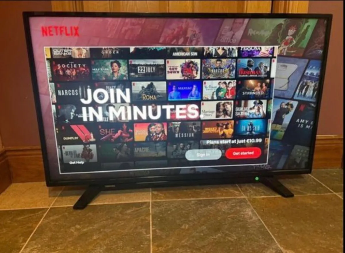 43 Inch Smart Tv - Image 1