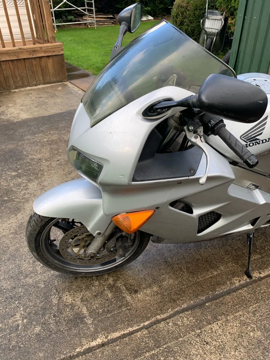 Honda vfr800 - Image 4