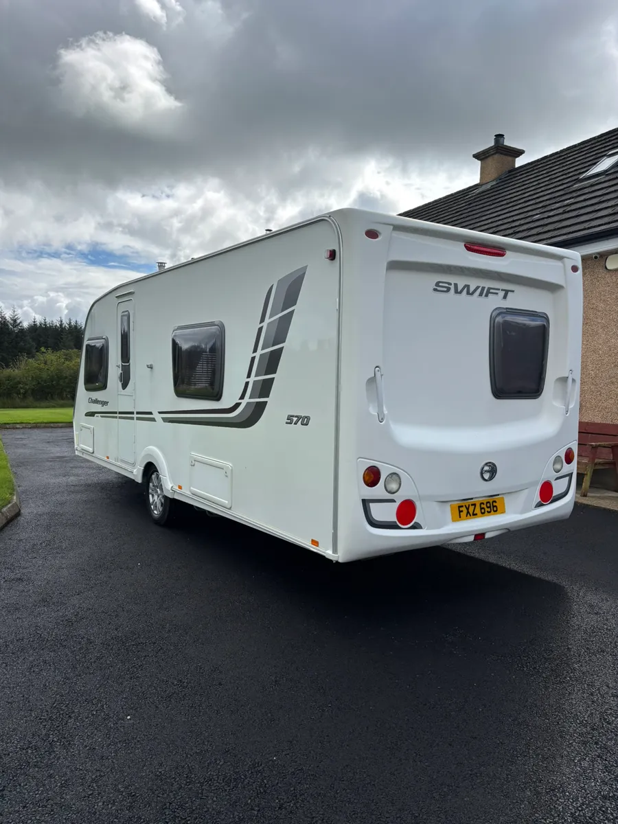 2010 Swift challenger 570 - Image 3
