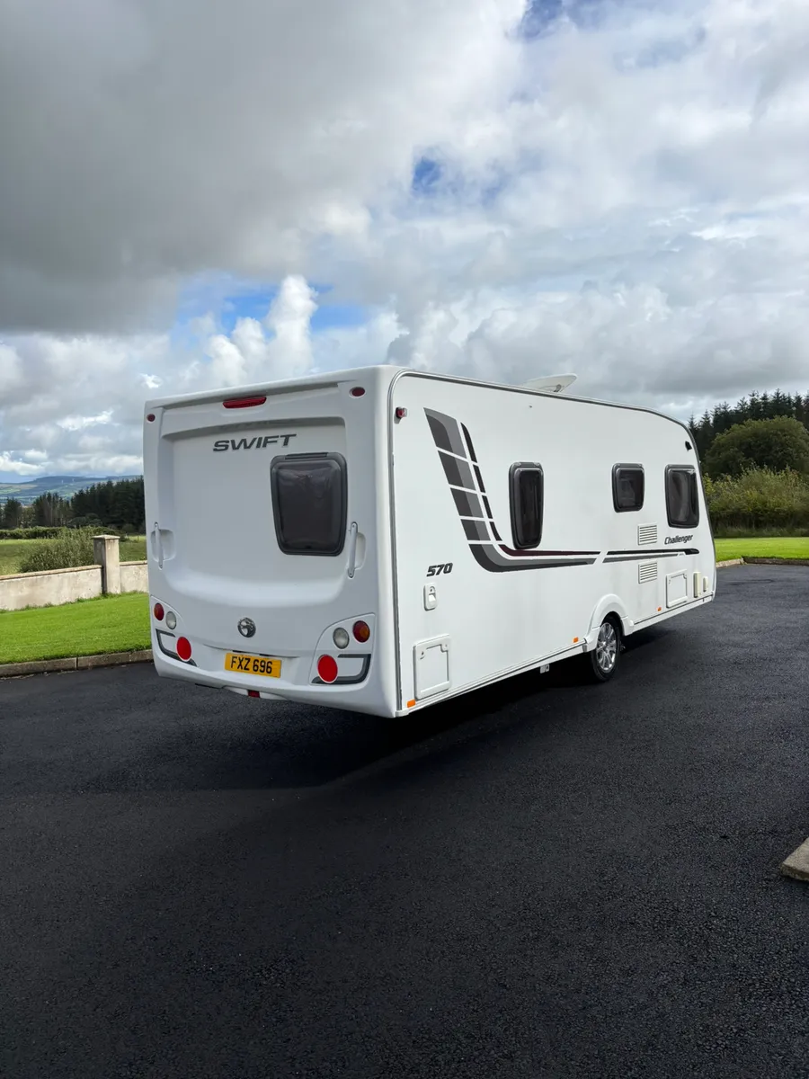 2010 Swift challenger 570 - Image 4