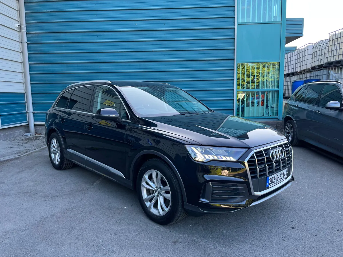 202 Audi Q7 N1 2 Seat Commercial - Image 3