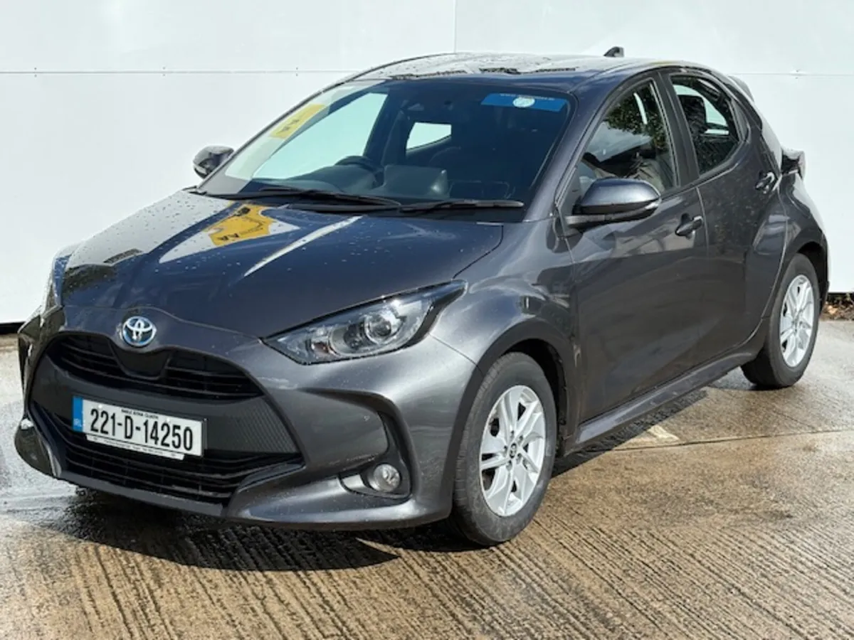 Toyota Yaris 2022 Hybrid Luna Irish Car - Image 2