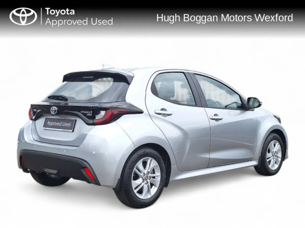 Toyota Yaris REVERSING SENSORS AND CAMERA LOW MILE - Image 2