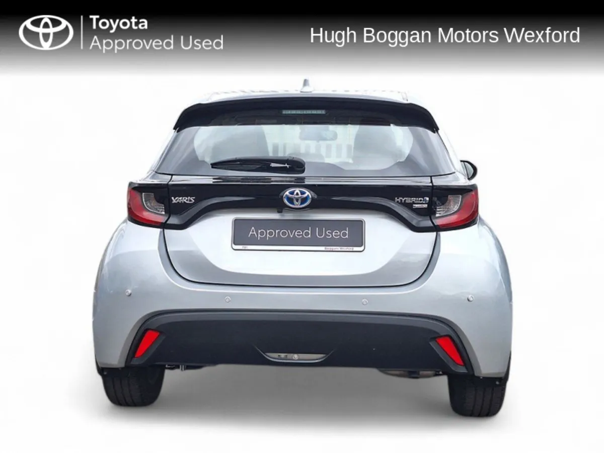 Toyota Yaris REVERSING SENSORS AND CAMERA LOW MILE - Image 4