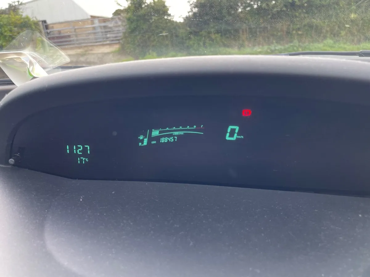 11 Toyota Yaris 1.0 sport nct 6/26 - Image 2