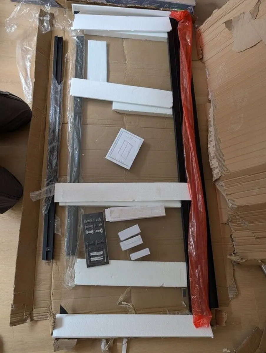 New in box Black slider shower door 1500 - Image 3