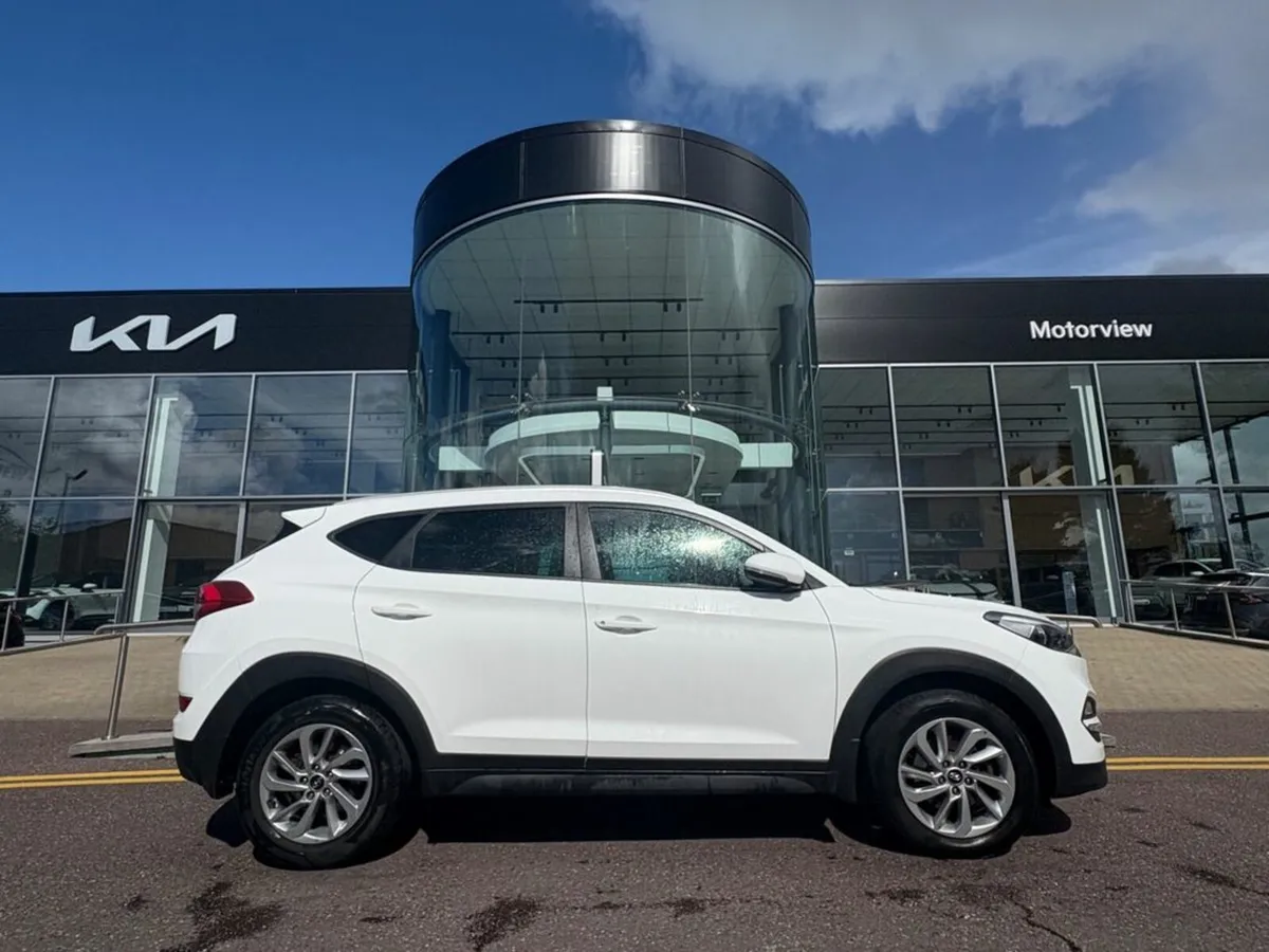 Hyundai Tucson 1.7 Executive 5DR, Multi-Function S - Image 1
