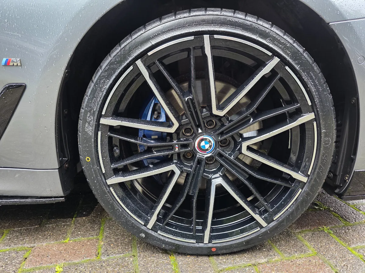 2018 BMW 530E M-SPORT. - Image 4