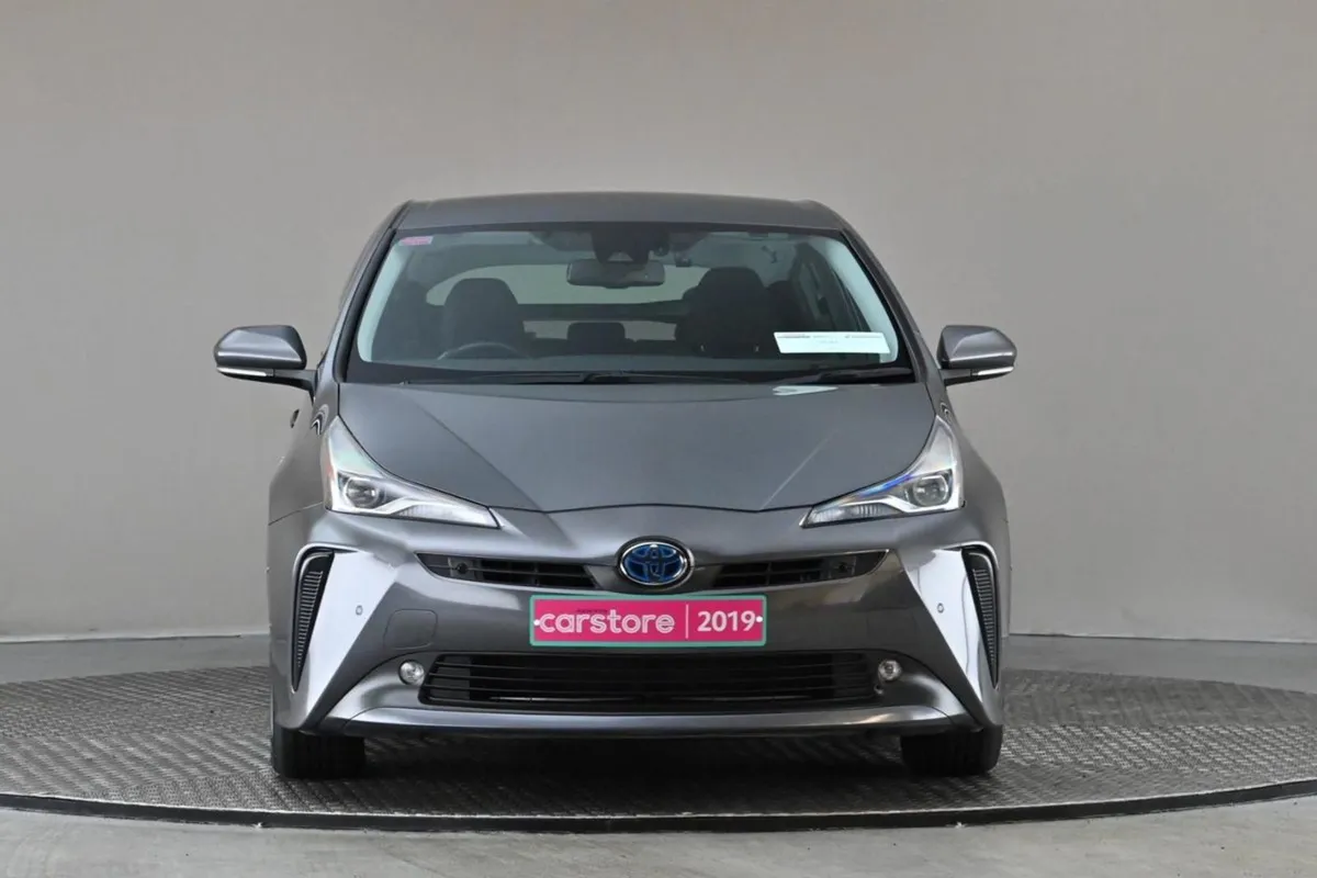 Toyota Prius 1.8 Hybrid Face Lift Model heads UP - Image 2