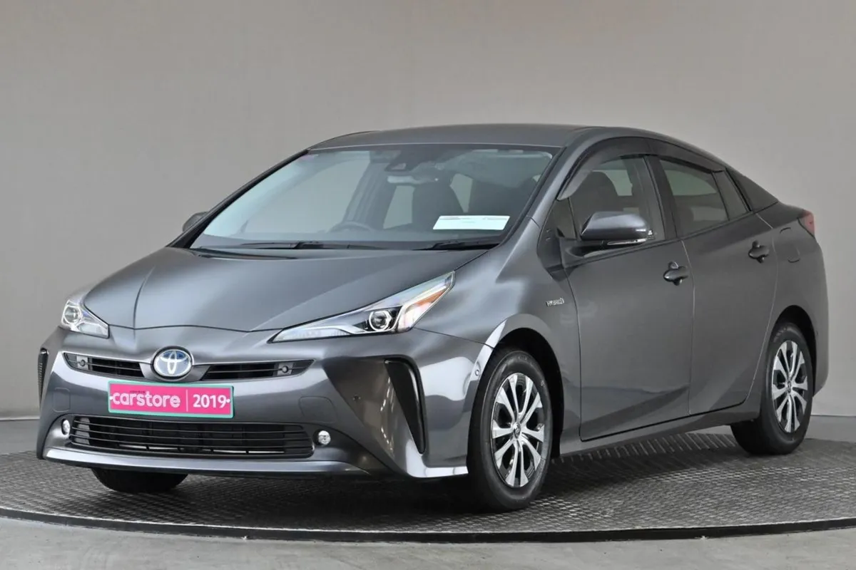 Toyota Prius 1.8 Hybrid Face Lift Model heads UP - Image 3
