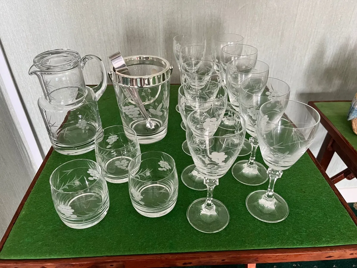 Penrose Irish Crystal (Waterford) etched wine set - Image 3