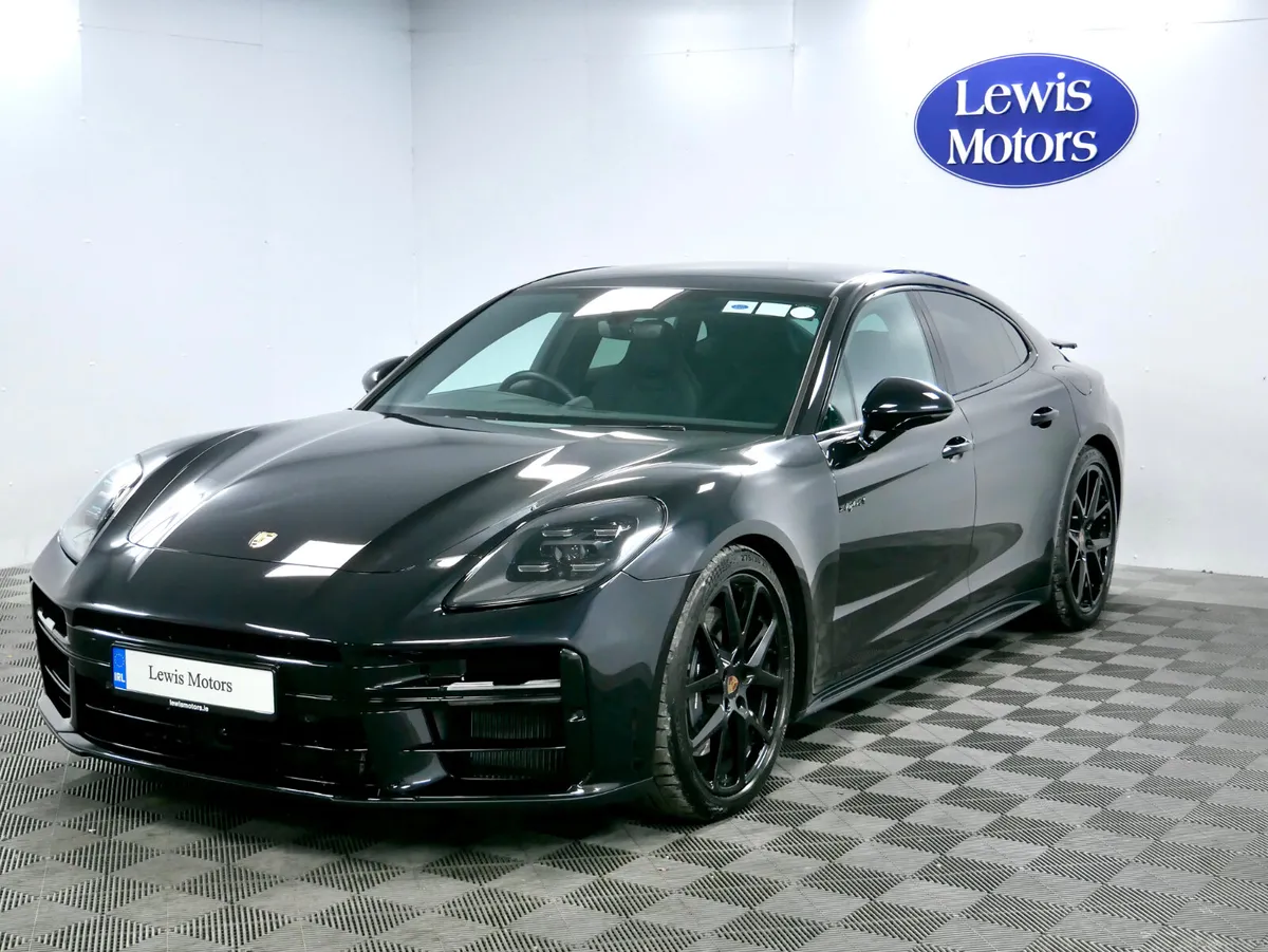 2025 Porsche Panamera E-Hybrid - Image 4
