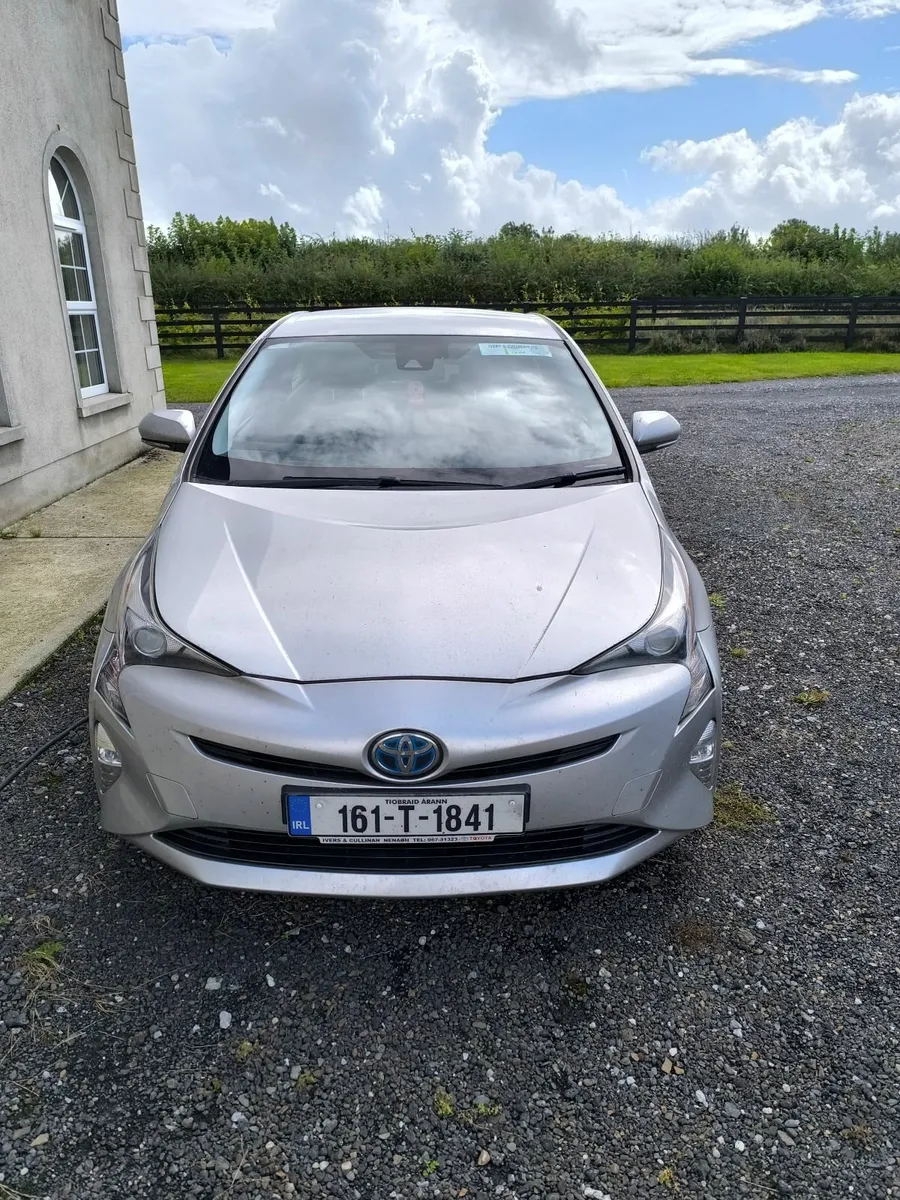 Toyota Prius 2016 - Image 2
