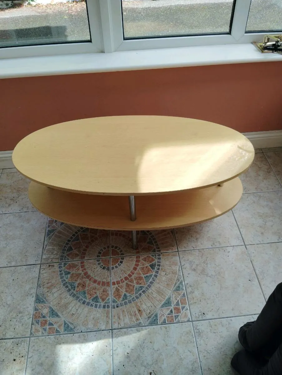 Coffee Table. - Image 1